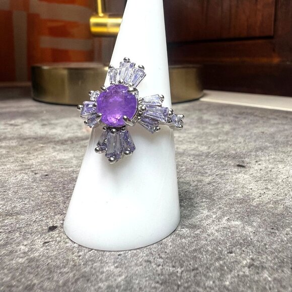 Ring Bomb Party Ring, NWOT, size 8 , purple gemstone on silver color band - Picture 4 of 7